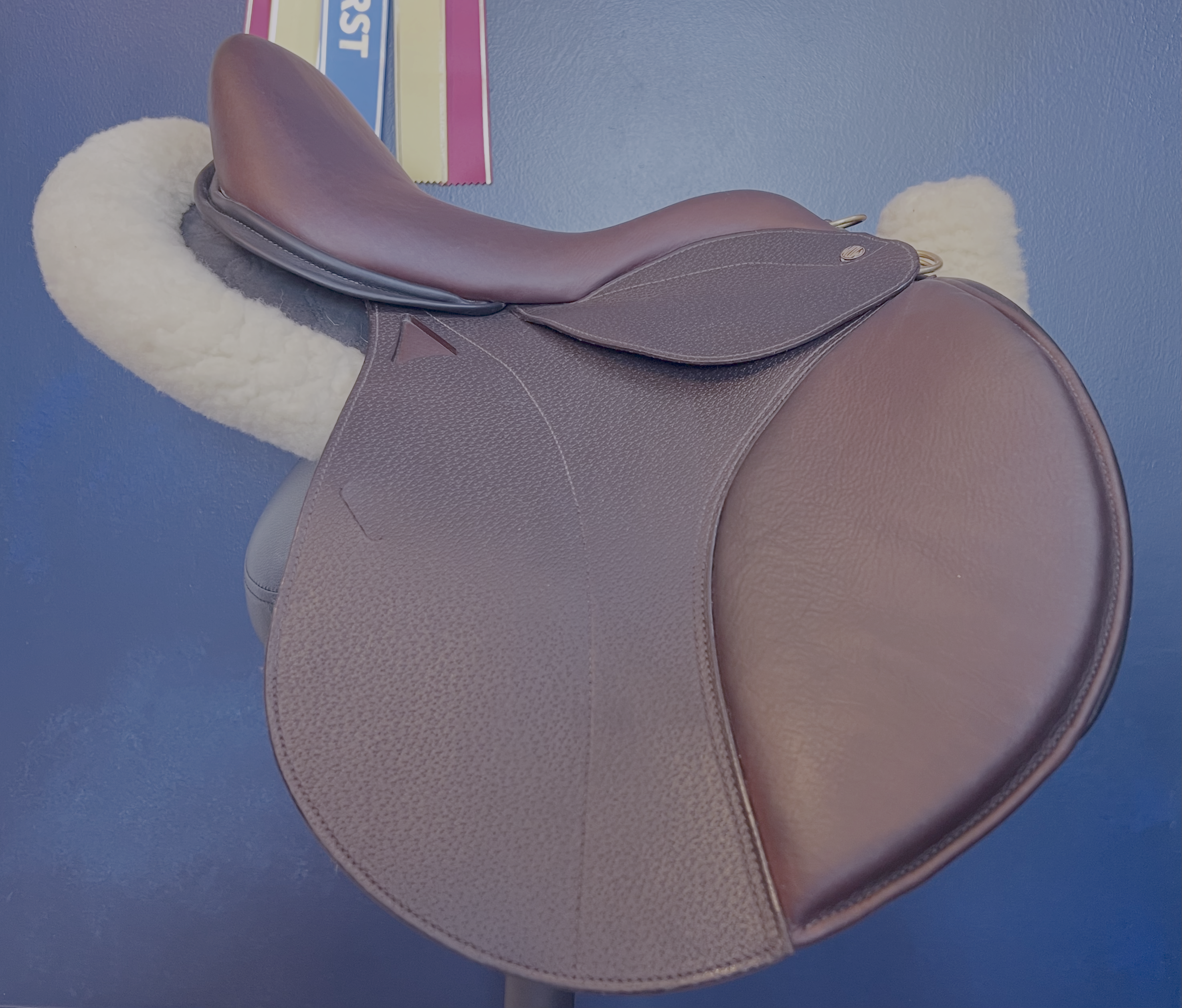 17" WOW DMK Show Jumping Dual-Flap Saddle. Semi-Curved Tree. Forward Cut flap. Movable knee block. Rent, Buy Demo, or Purchase New only at Delfina Saddlery.