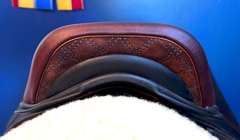 17" WOW DMK Show Jumping Dual-Flap Saddle. Semi-Curved Tree. Forward Cut flap. Movable knee block. Rent, Buy Demo, or Purchase New only at Delfina Saddlery.