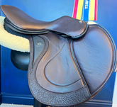 17" Custom WOW Continental Jumping Saddle. Semi-Curved Tree. Forward Cut flap. Movable knee block. Rent, Buy Demo, or Purchase New only at Delfina Saddlery.