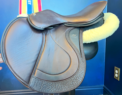 17" Custom WOW Continental Jumping Saddle. Semi-Curved Tree. Forward Cut flap. Movable knee block. Rent, Buy Demo, or Purchase New only at Delfina Saddlery.