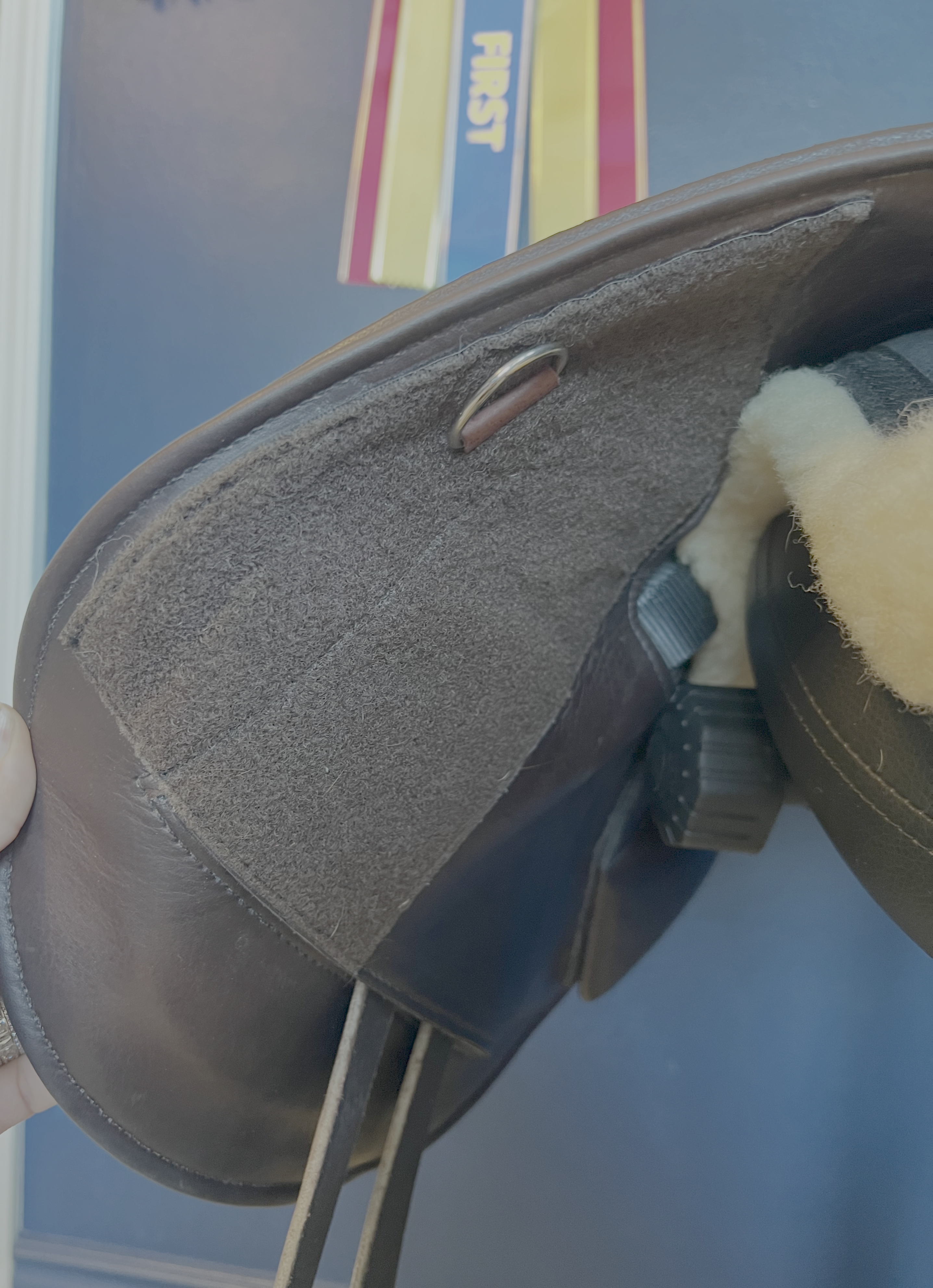 17" Custom WOW Continental Jumping Saddle. Semi-Curved Tree. Forward Cut flap. Movable knee block. Rent, Buy Demo, or Purchase New only at Delfina Saddlery.