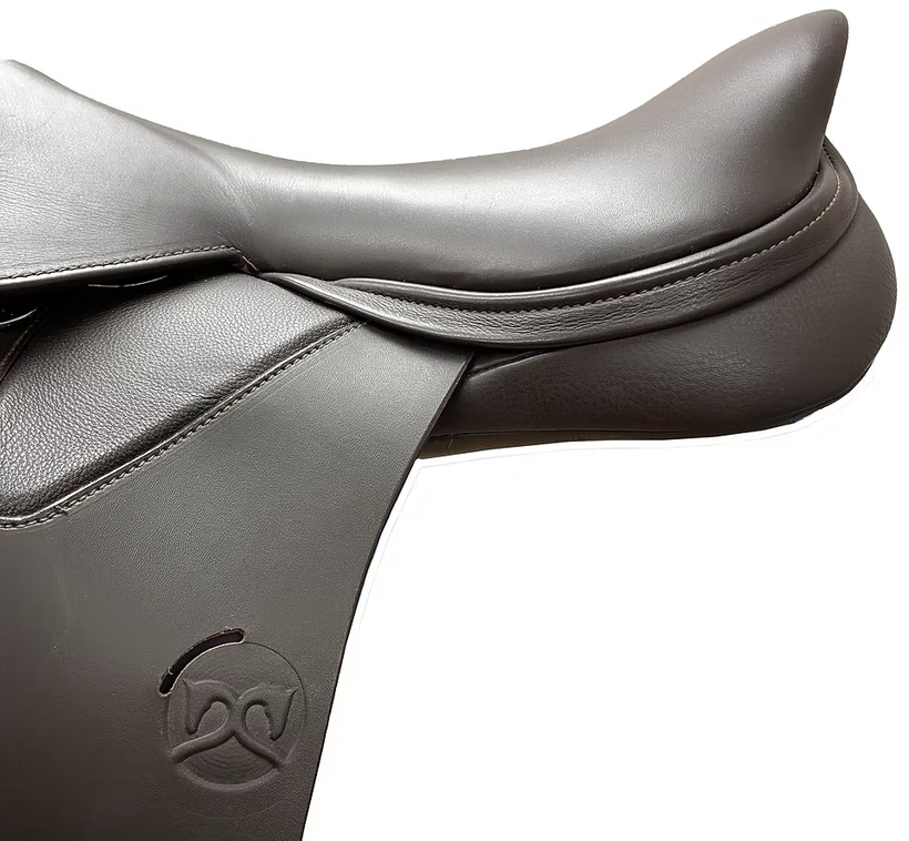 WOW Classique Jump Saddle with wool panels standard in brown
