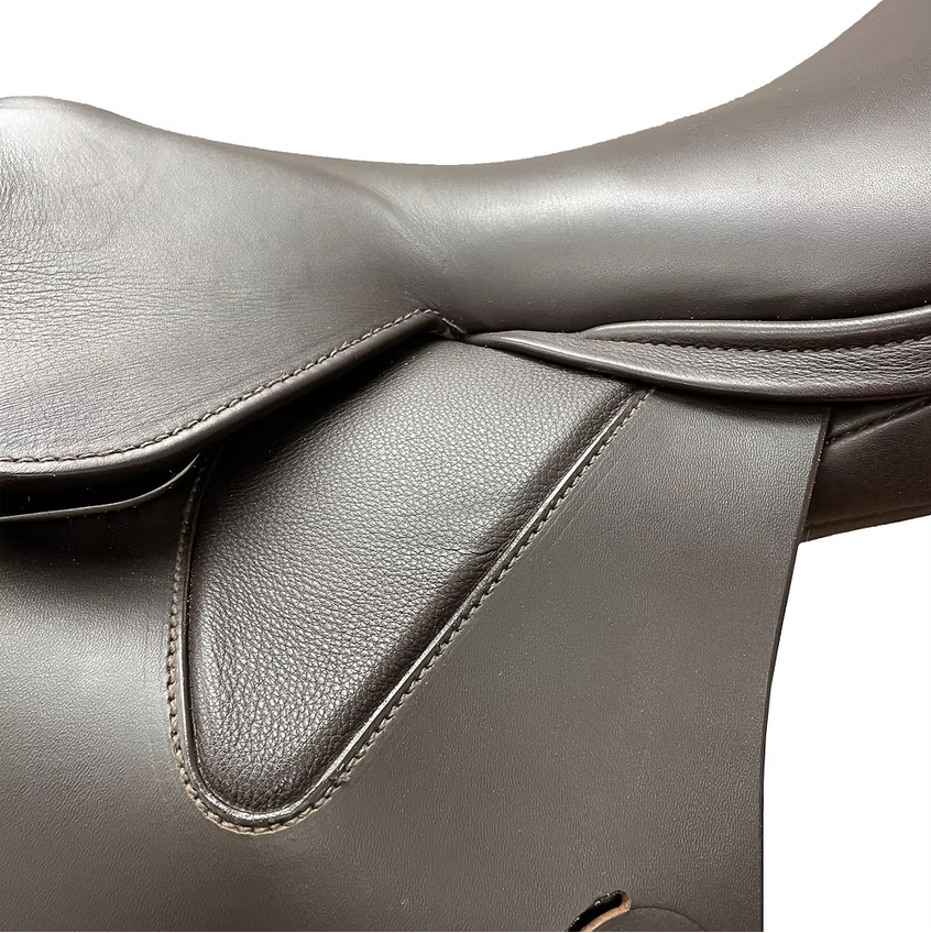 WOW Classique Jump Saddle with wool panels standard in brown with a padded flap insert under the thigh for riders with leg or seat pain