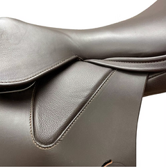 WOW Classique Jump Saddle with wool panels standard in brown with a padded flap insert under the thigh for riders with leg or seat pain