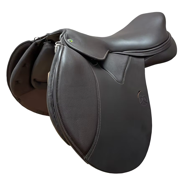 WOW Classique Jump Saddle with wool panels standard in dark brown