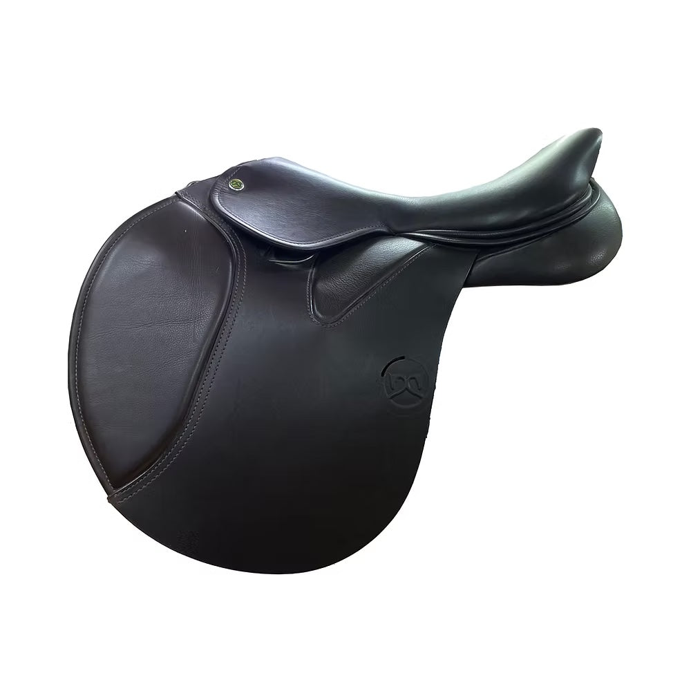 WOW Classique Jump Saddle with wool panels standard in black