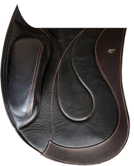 WOW Equitana Pinnacle Dressage Flap in padded frenched-leather with a low-thigh / high-profile block