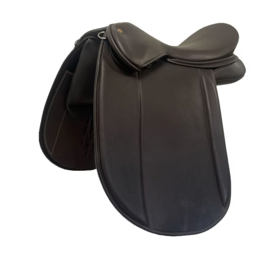 WOW DMK Showing Saddle is perfect for saddleseat riders and dressage riders wanting a simple, minimal saddle with no blocks.