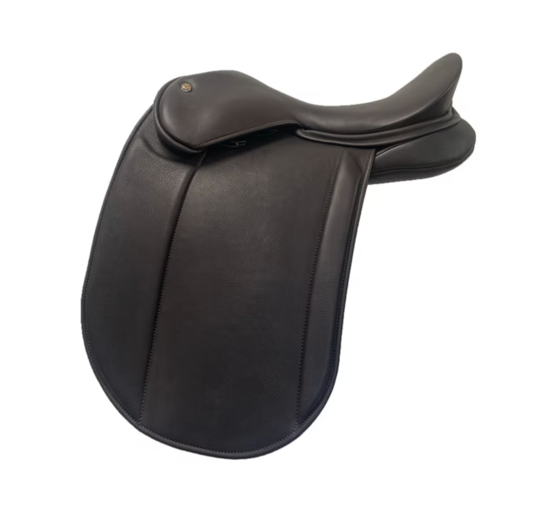 WOW DMK Showing Saddle is perfect for saddleseat riders and dressage riders wanting a simple, minimal saddle with no blocks.