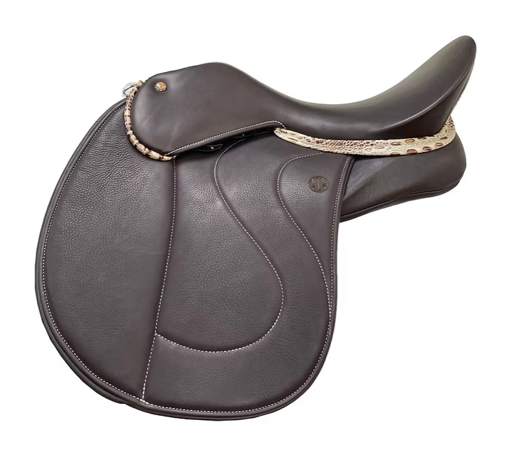 Signature Competitor from WOW Very Slightly Dressage Continental Saddle