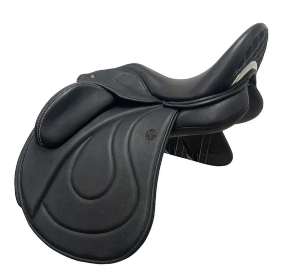 WOW's Signature VSD Equitana saddle with custom double stitched cantle infill