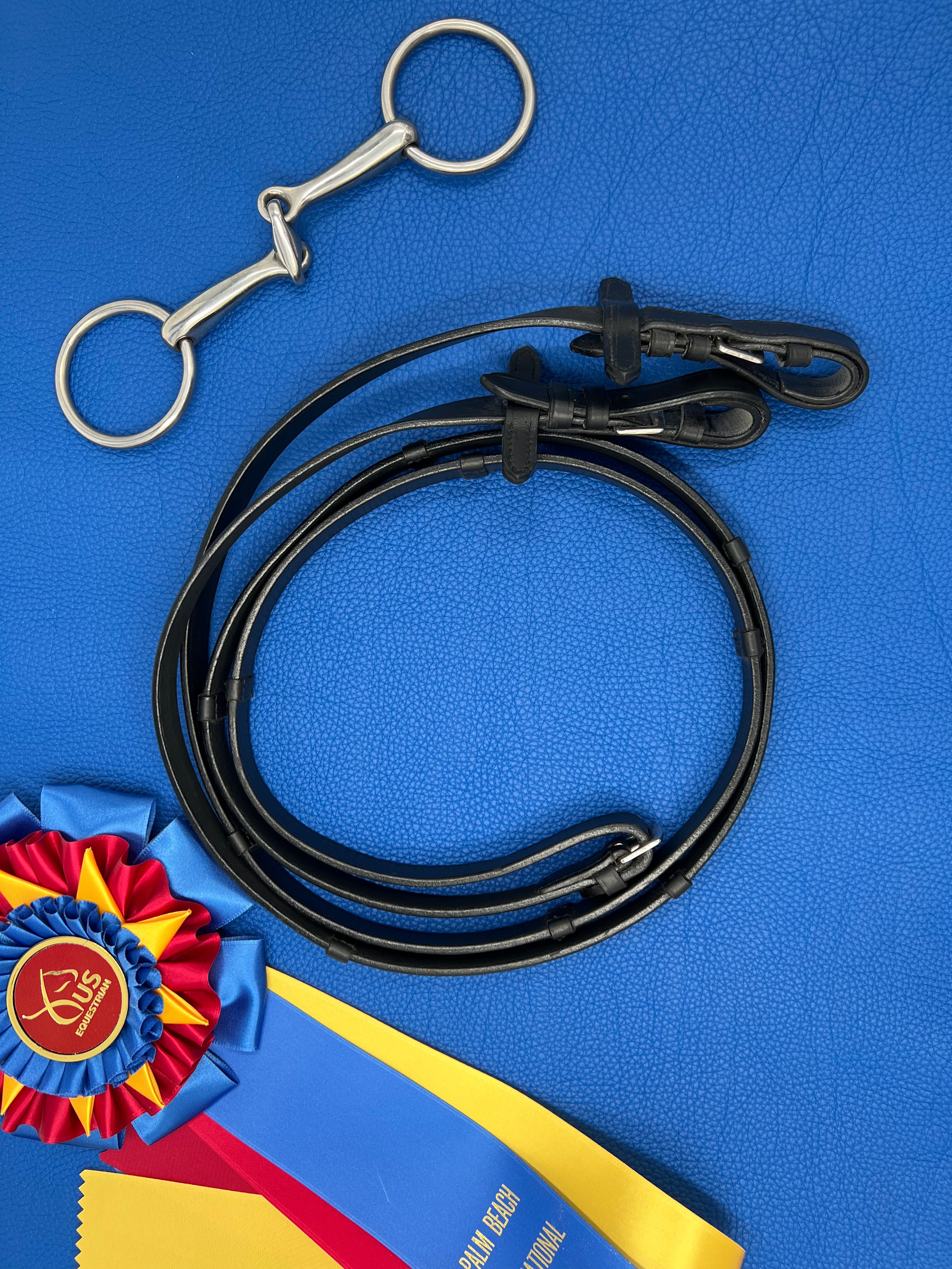 plain black dressage rein with stops