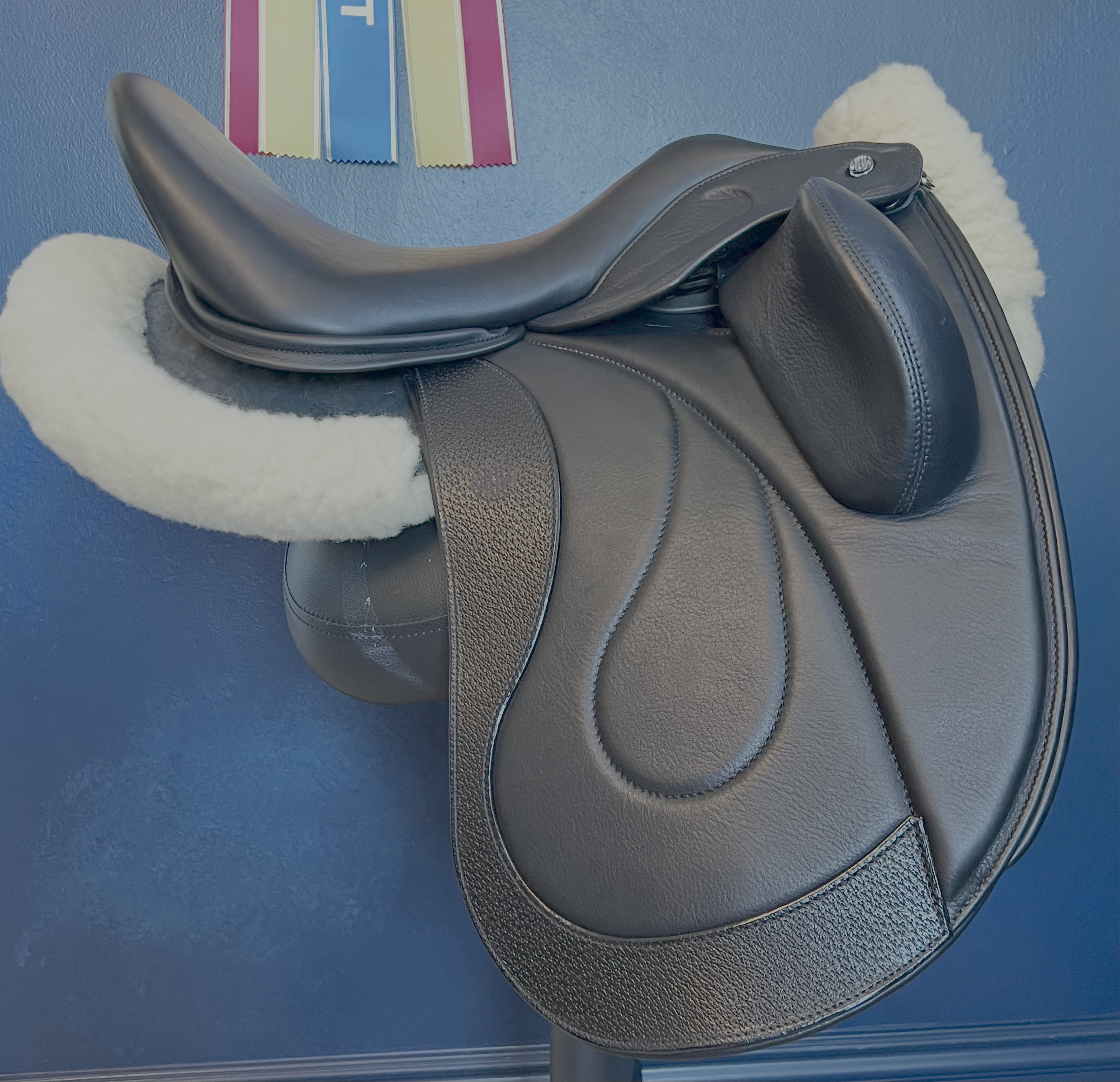 17" WOW Pinnacle Dressage Saddle Semi-Curved Tree black panel leather butt wear strip high thigh high profile blocks. Buy demo stock, order new, or rent weekly, only at Delfina Saddlery.