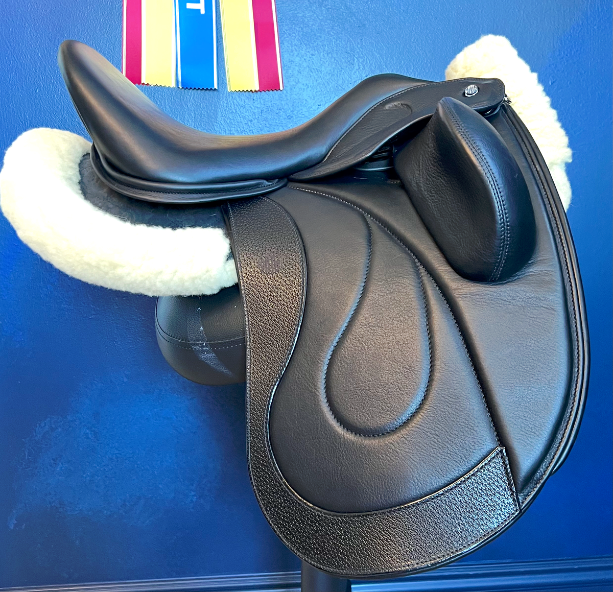 17" WOW Pinnacle Dressage Saddle Semi-Curved Tree black panel leather butt wear strip high thigh high profile blocks. Buy demo stock, order new, or rent weekly, only at Delfina Saddlery.