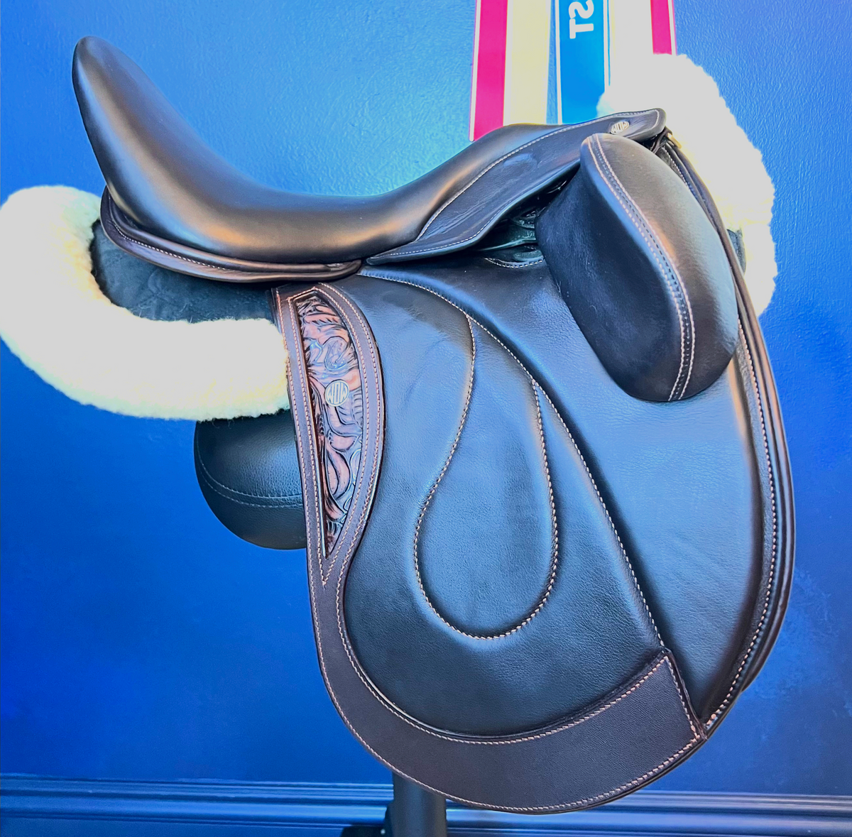 17" WOW Pinnacle Dressage - Curved Tree