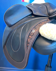 17" WOW Pinnacle Dressage - Curved Tree