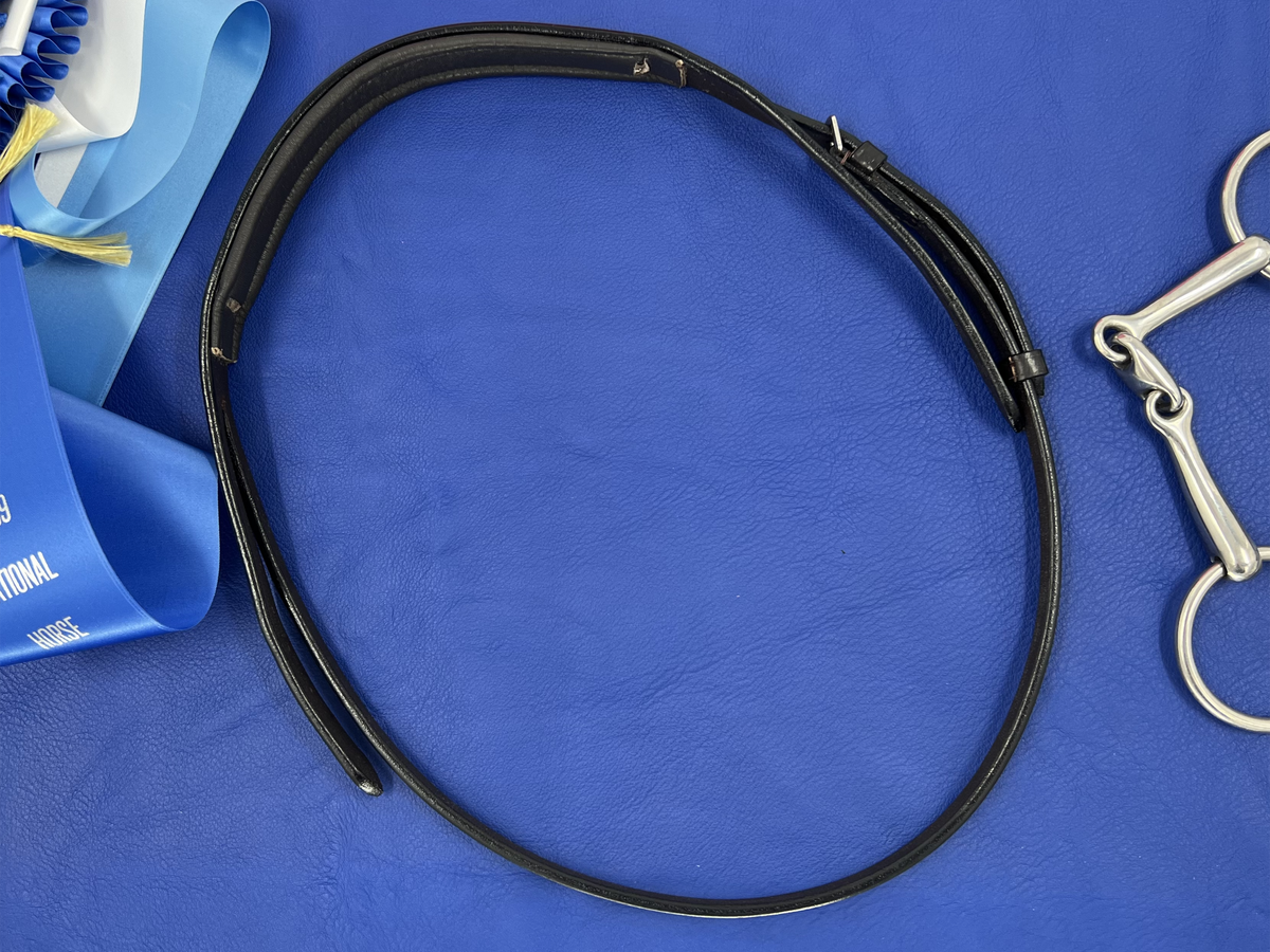 FSS ROLLED Jet PATENT Curve Comfort Padded CUT AWAY Crank Cavesson DOUBLE Bridle FSS ROLLED Jet PATENT Curve Comfort Padded CUT AWAY Crank Cavesson DOUBLE Bridle