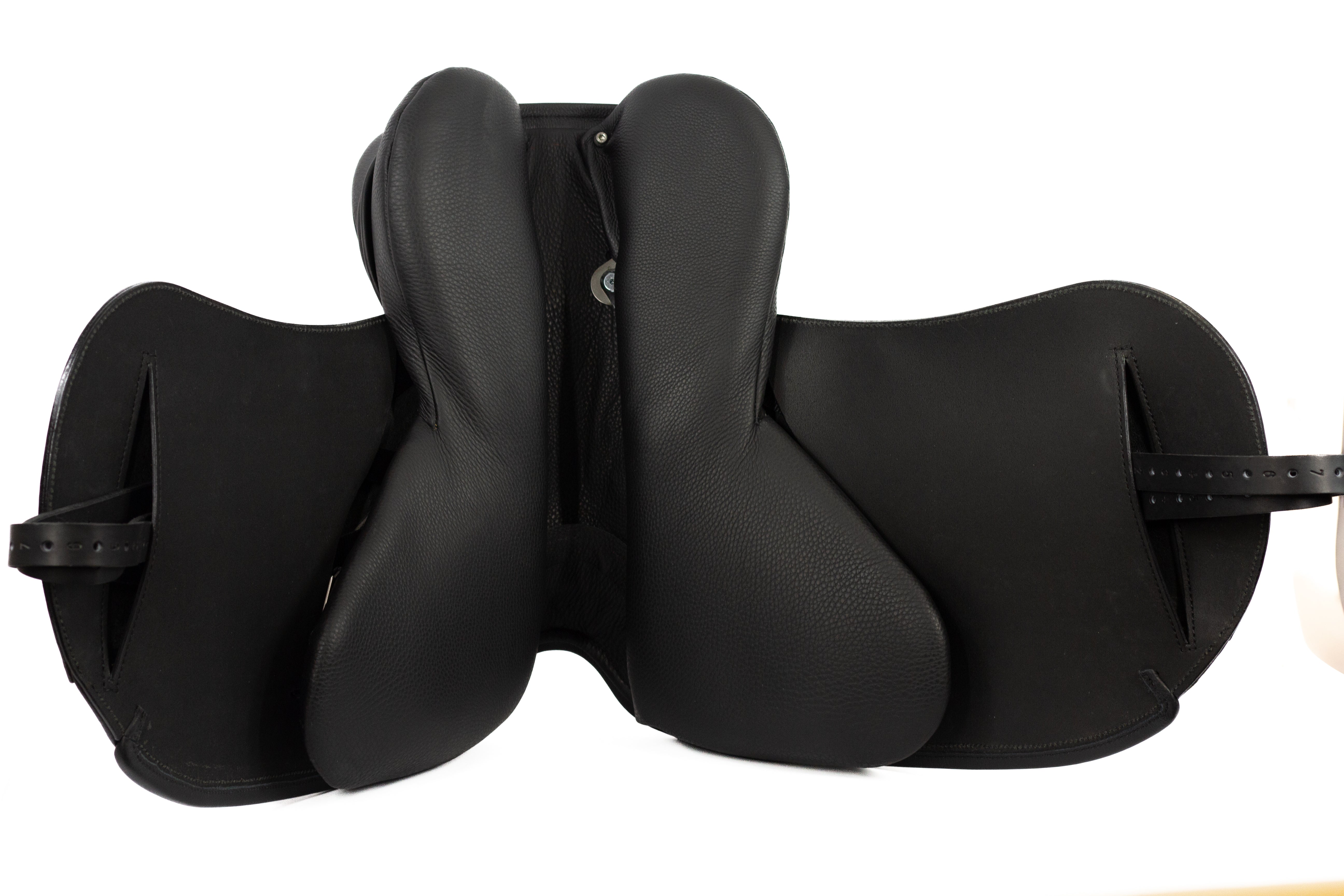 The Duskin Dressage Saddle features BBS-equivalent panels 