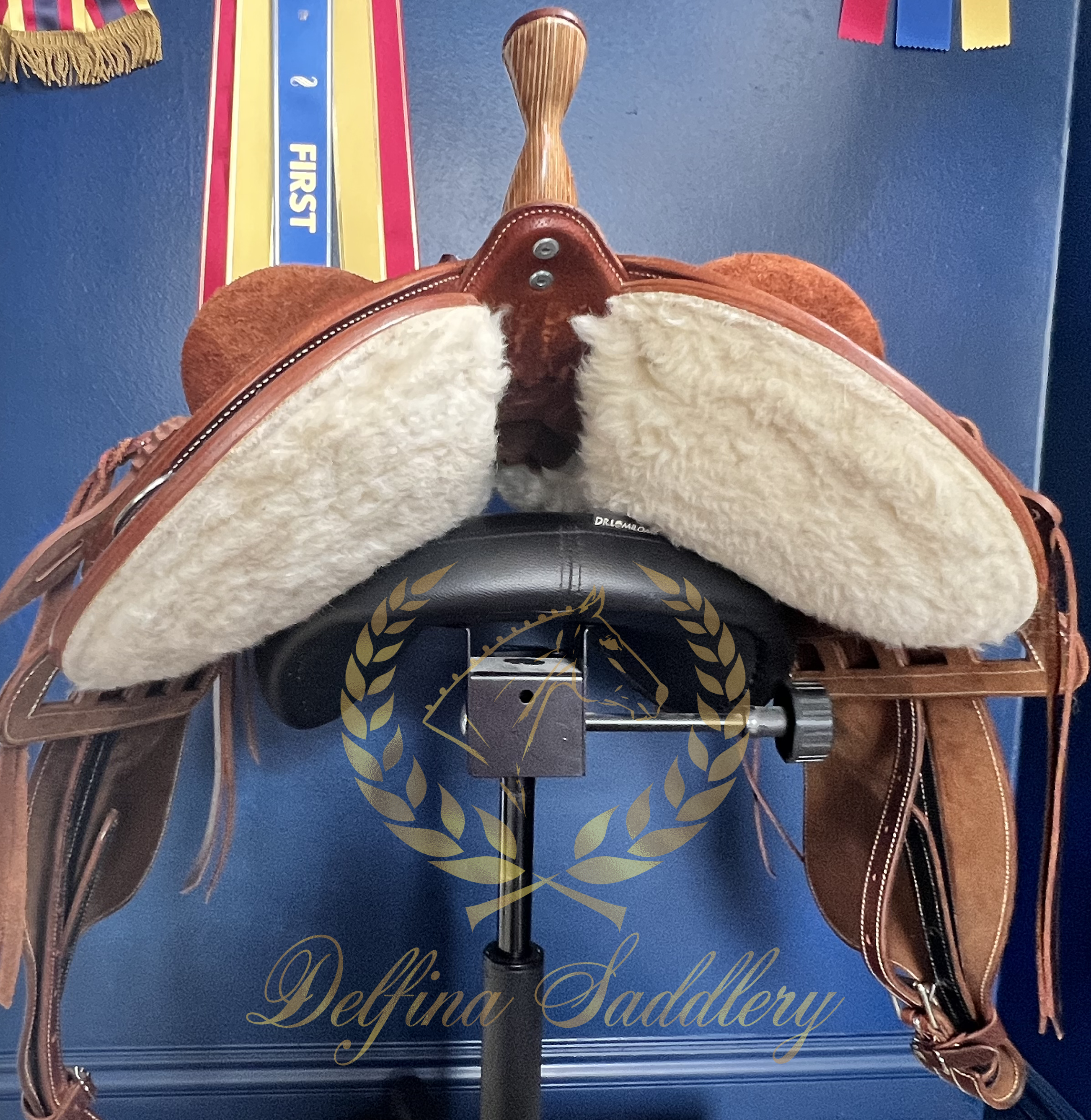17" WOW Western Saddle + Korrector Pad - Flat Tree