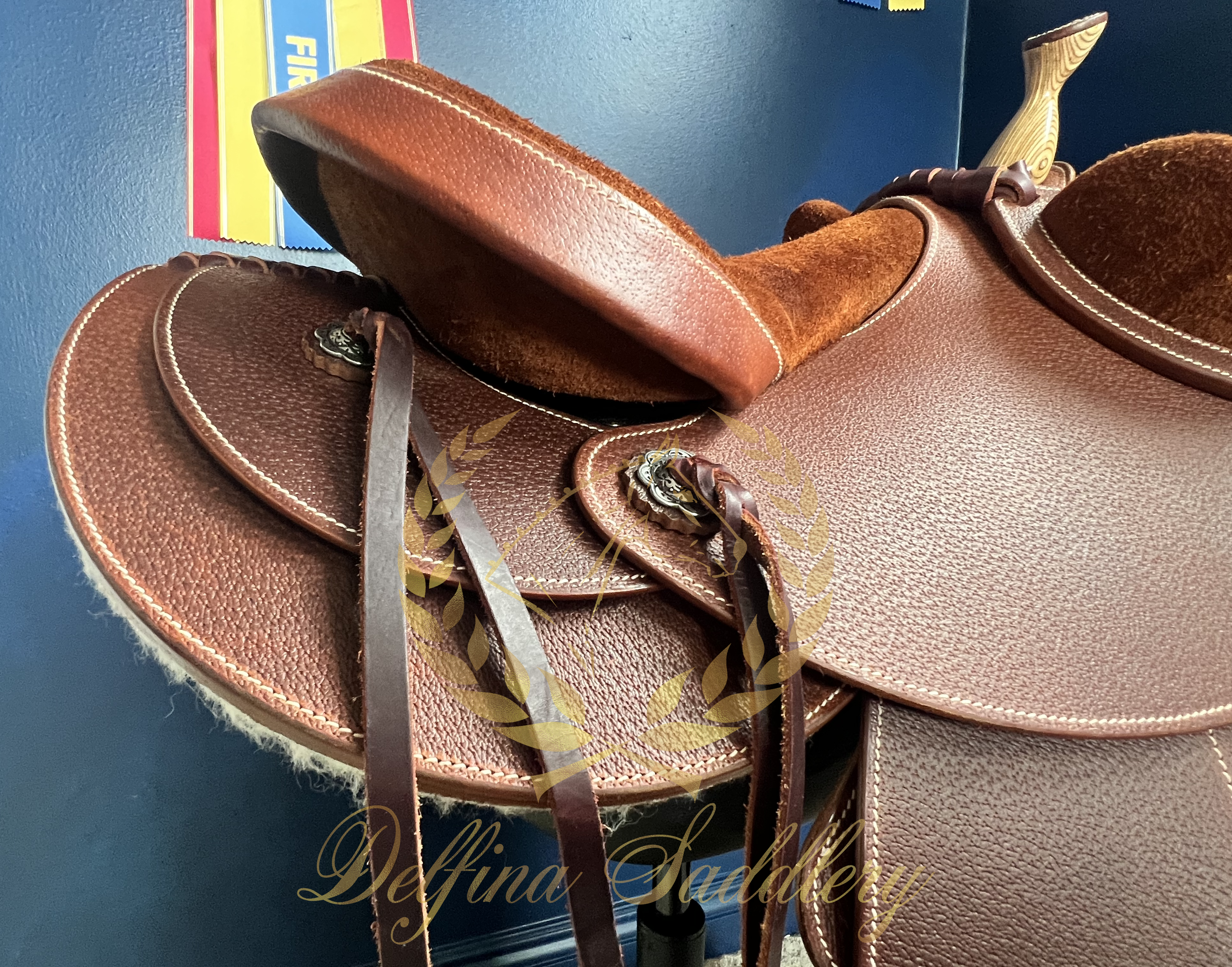 17" WOW Western Saddle + Korrector Pad - Flat Tree